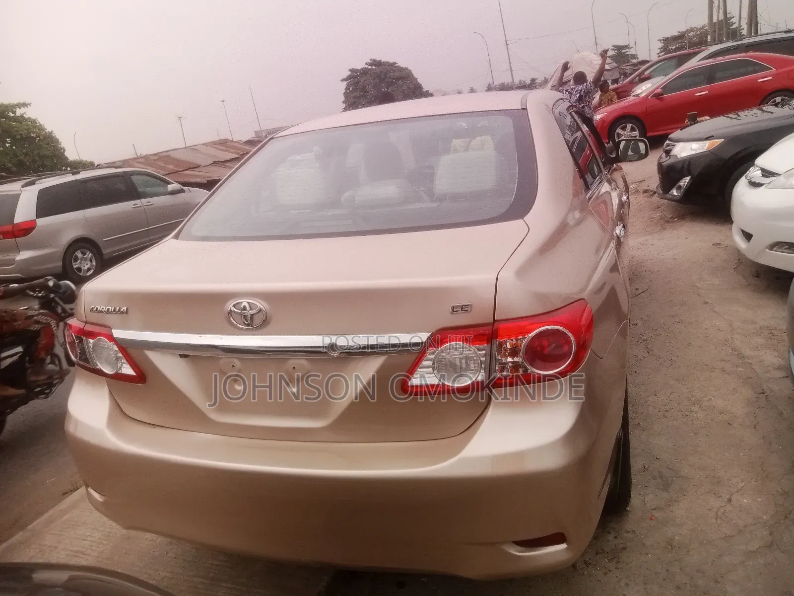 Toyota Corolla LE 4dr Sedan (1.8L 4cyl 4A) 2013 Gold