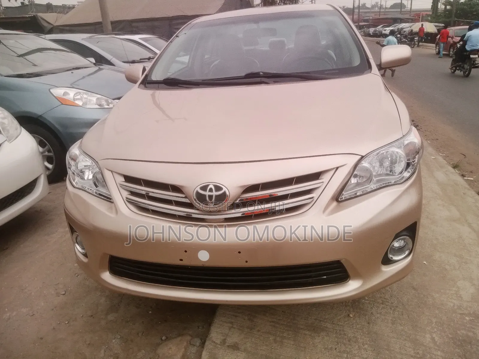 Toyota Corolla LE 4dr Sedan (1.8L 4cyl 4A) 2013 Gold