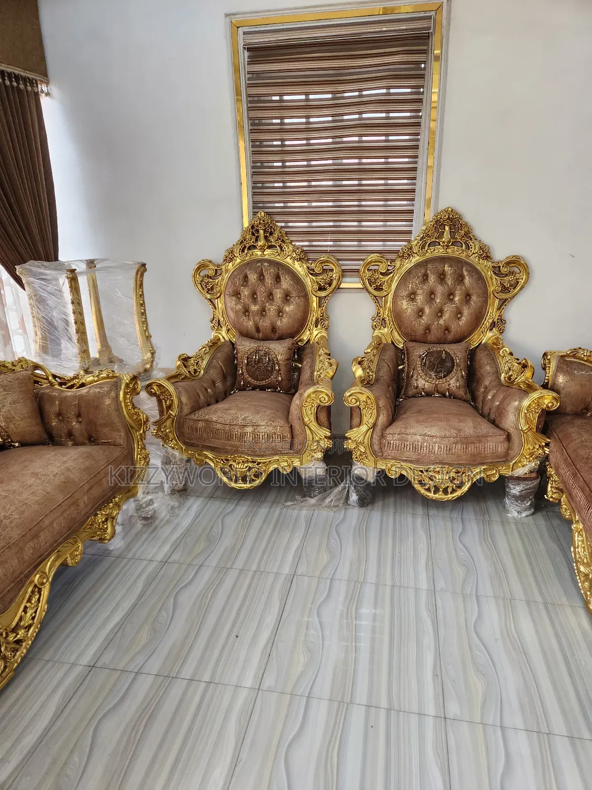 Set of Royal Sofa Chair by 7 Seater .