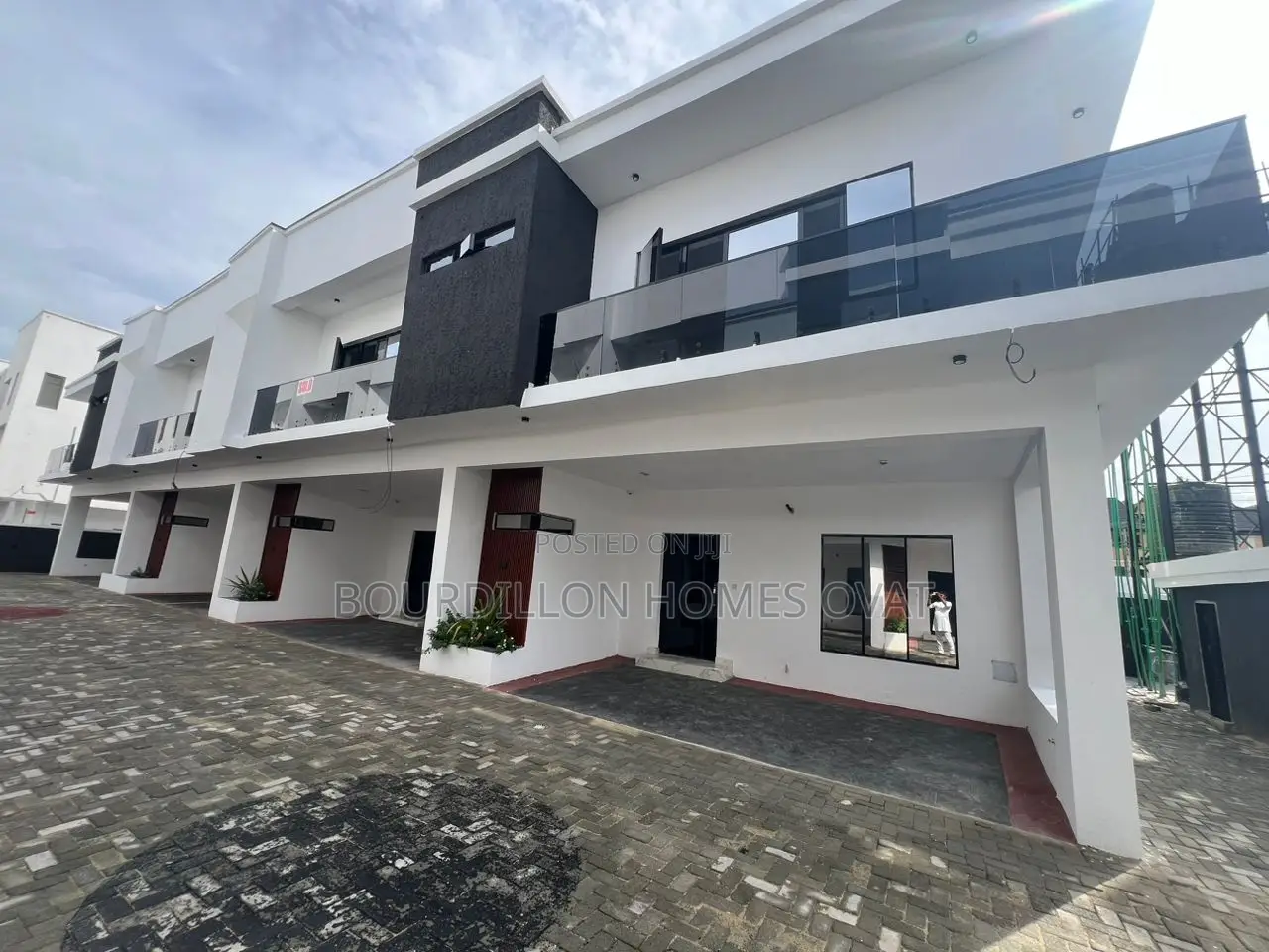 4bdrm Duplex in Ikota for sale