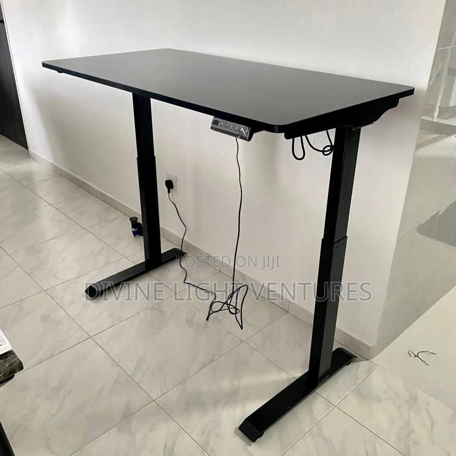 1.4 Electric Adjustable Table