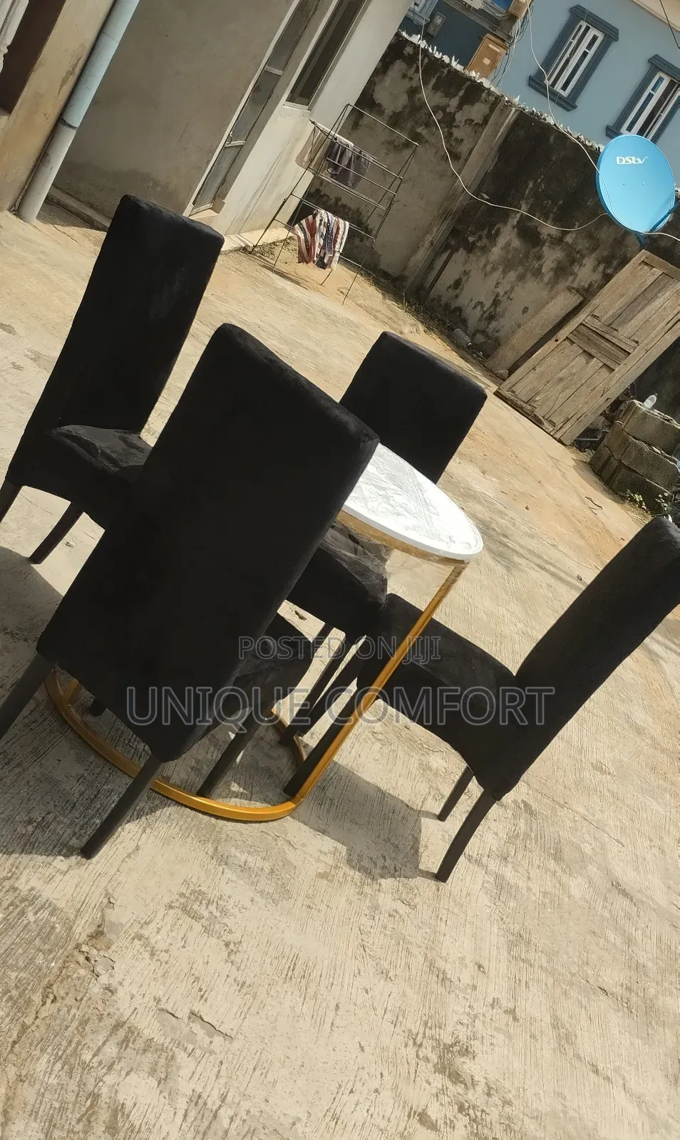 Brand New 4 Seaters Faux Marble Dinning With Iron Stand