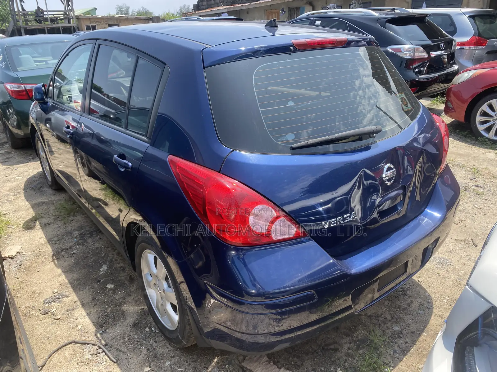 Nissan Versa 1.8 SL Hatchback 2007 Blue