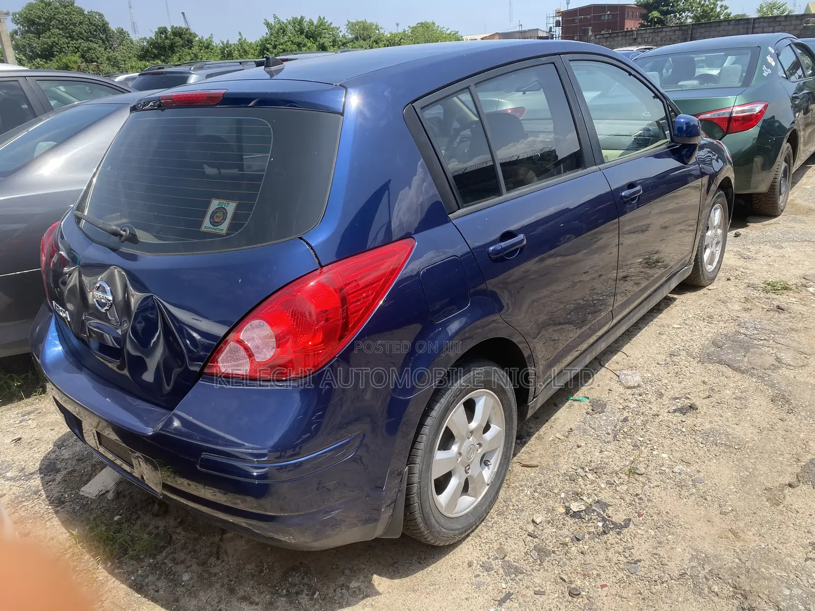 Nissan Versa 1.8 SL Hatchback 2007 Blue