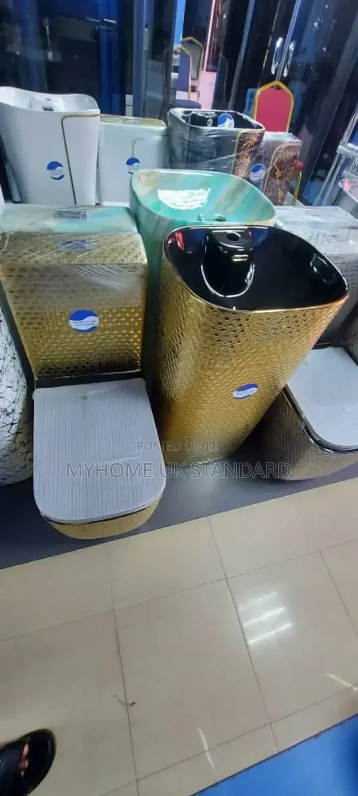 Executive Gold Toilet Seat With Standing Basin