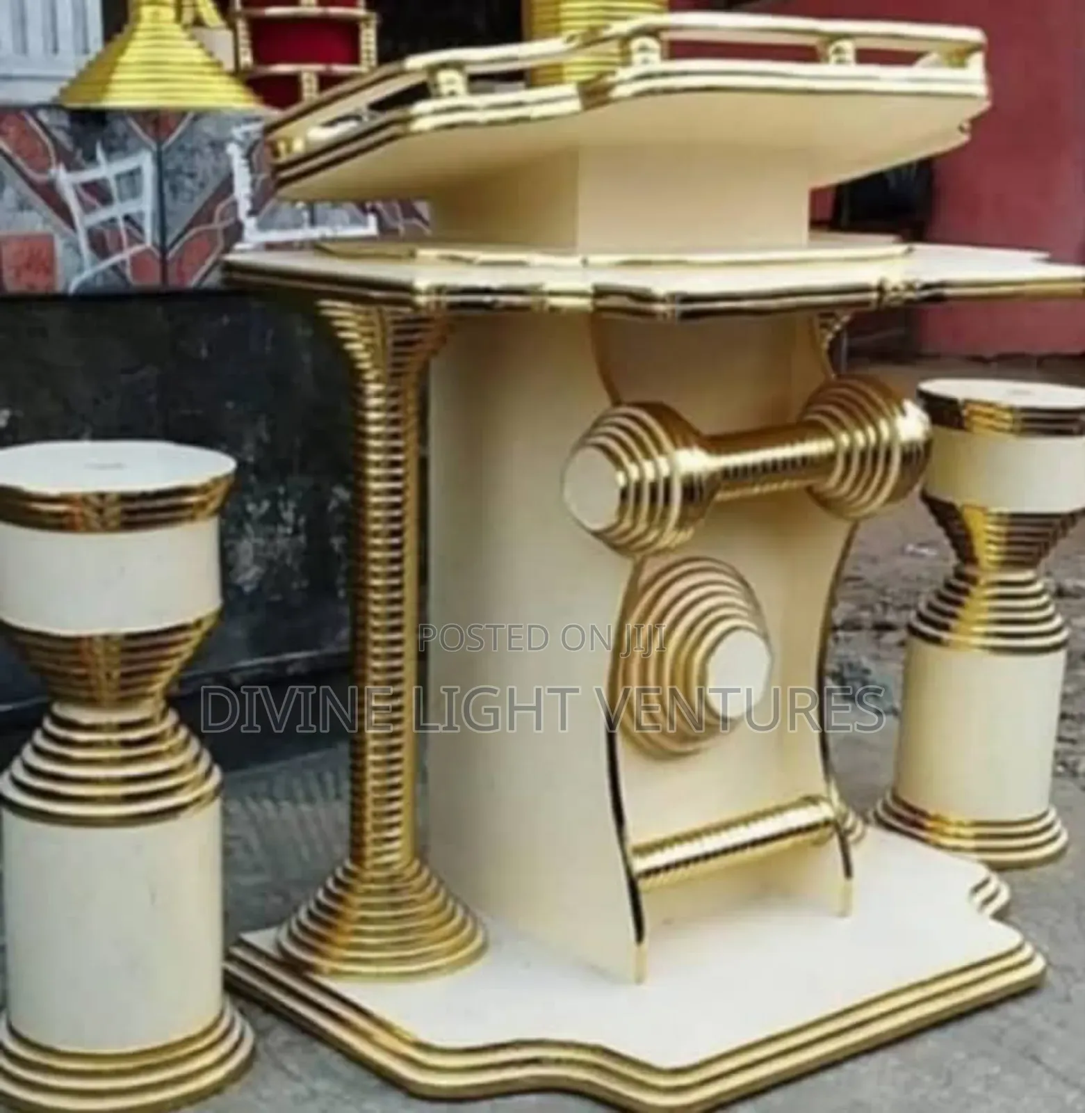 Pulpit With Two Flower Vessels