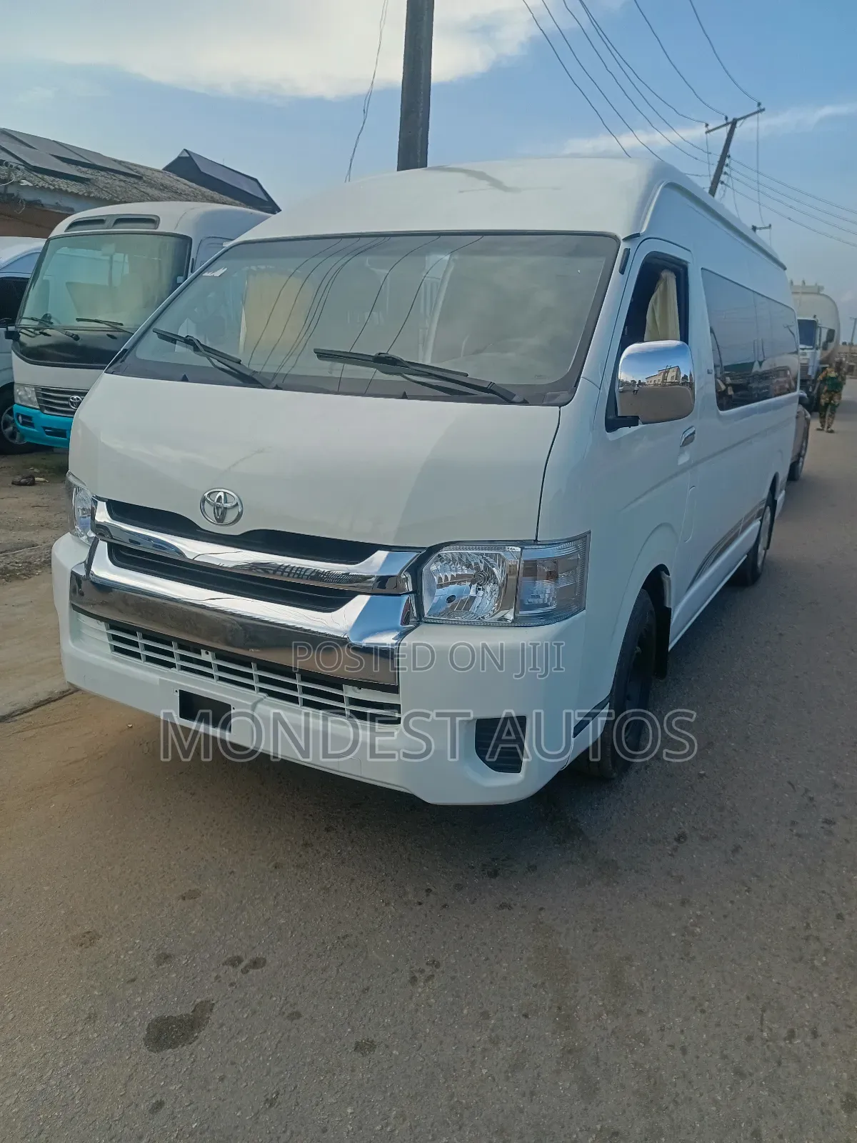 Toyota Grand HiAce 2016 White