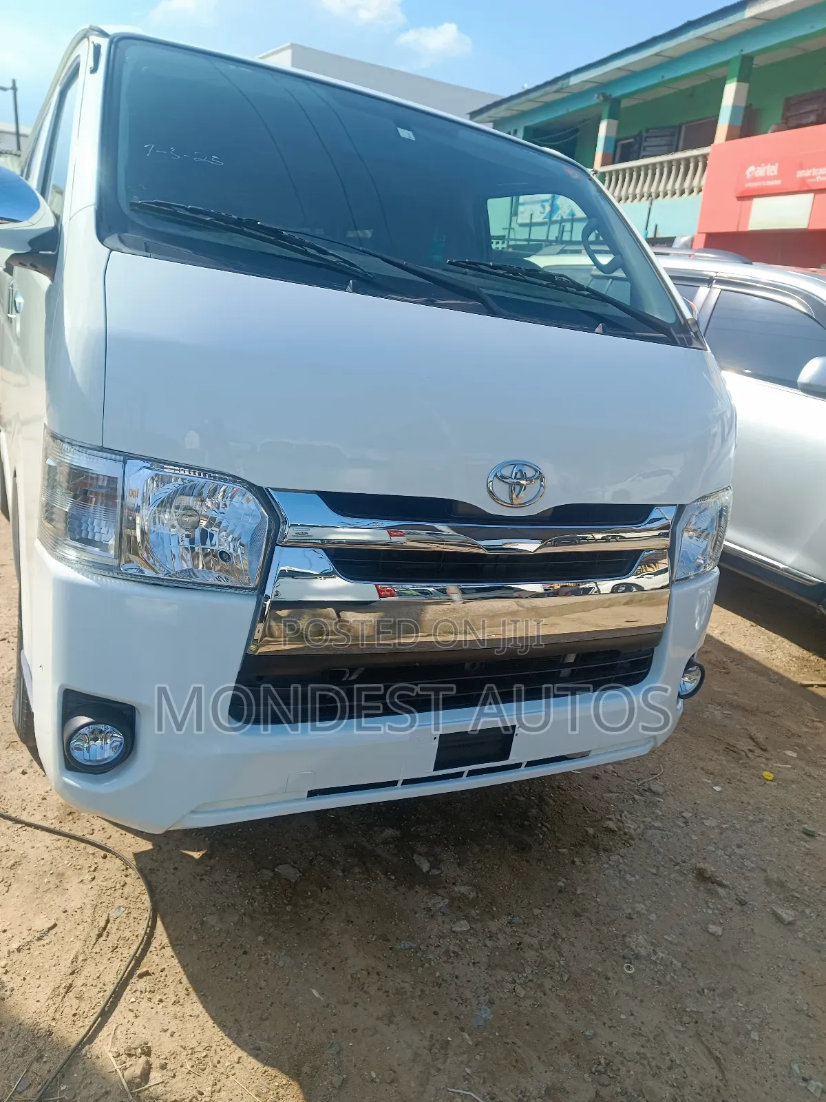 Toyota Grand HiAce 2013 White