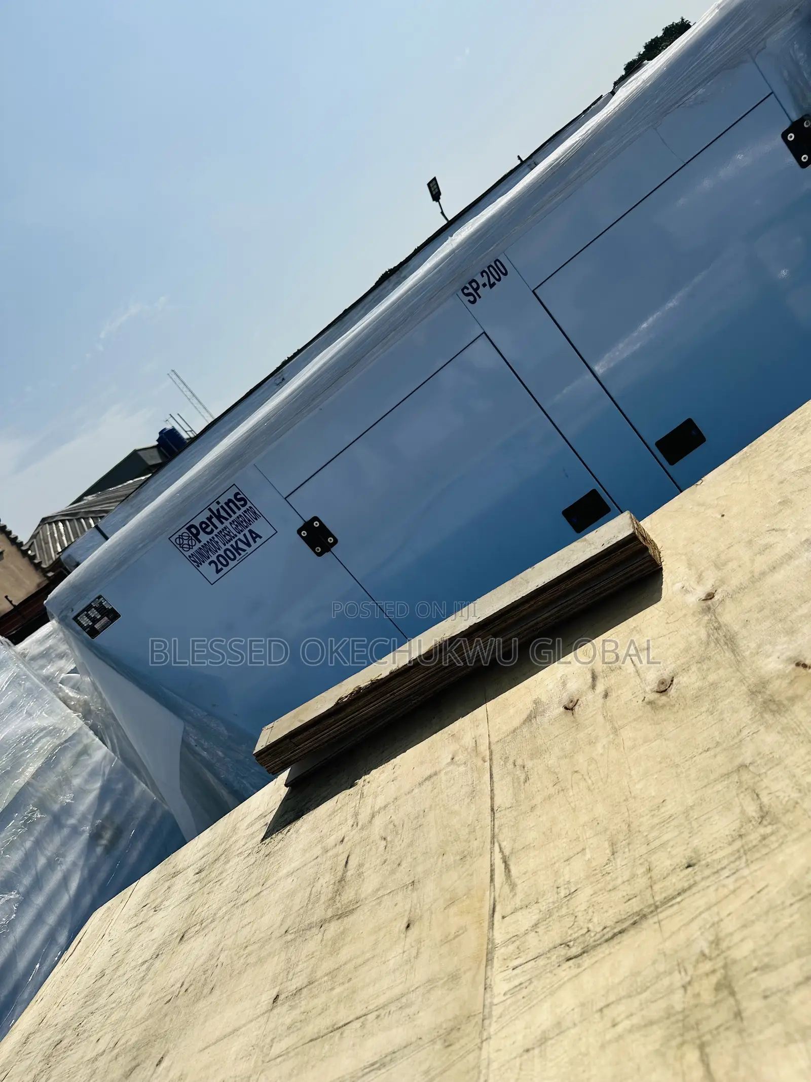200kva Perkins Soundproof Generator 100%Copper
