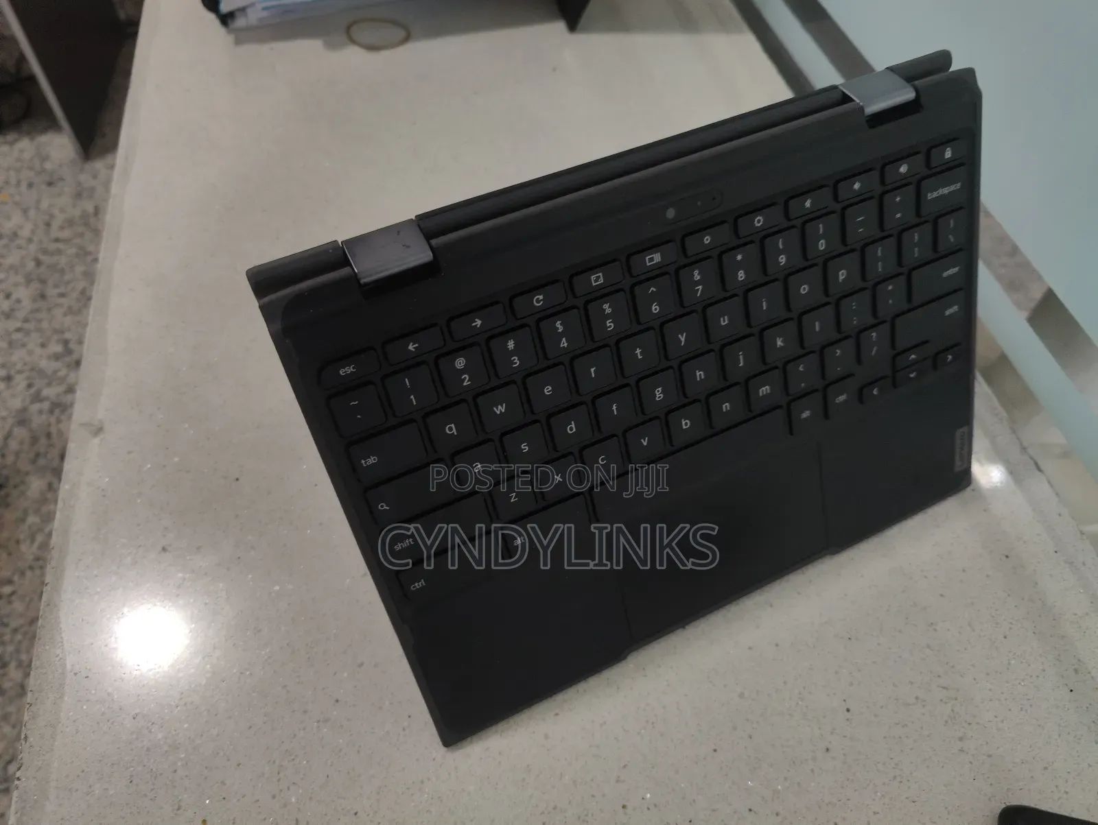 Laptop Lenovo 500e 4GB Intel Celeron SSD 32GB
