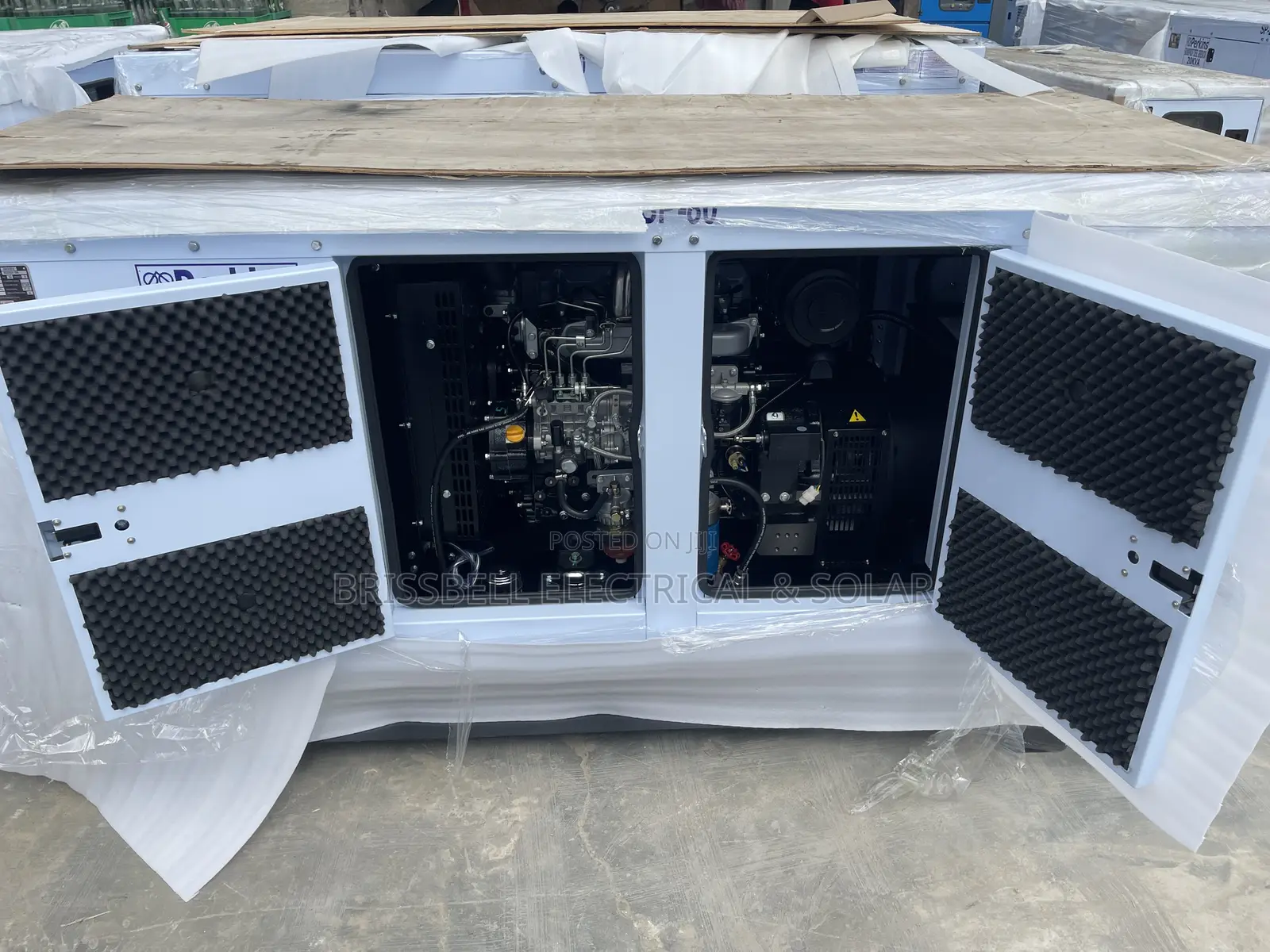 Original England Perkins Soundproof Diesel Generator 80kva