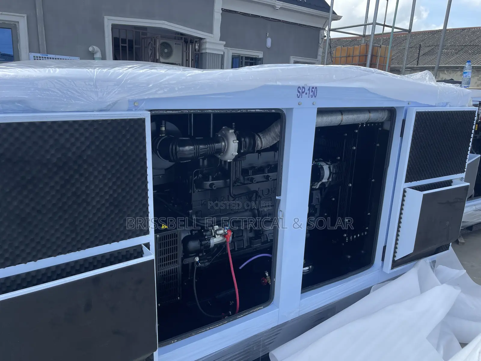 Original England Perkins Soundproof Diesel Generator 150kva