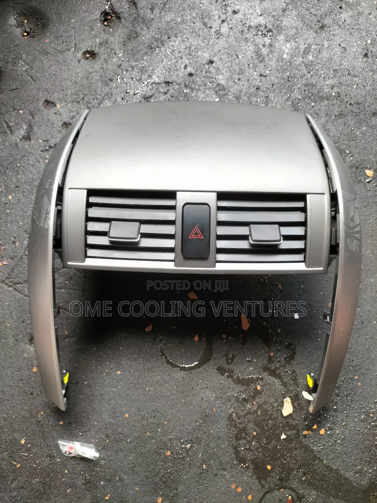 Complete Ac Vent With Pillar Chrome For Toyota Corolla  2010