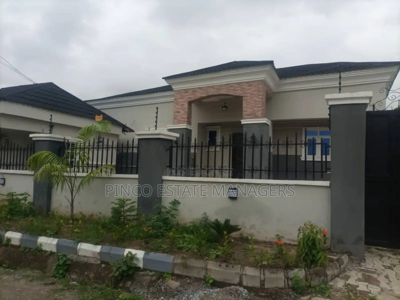 3bdrm Bungalow in Efab City Estate, Life Camp for sale