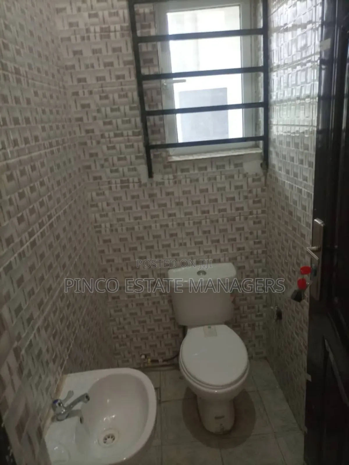 3bdrm Bungalow in Efab City Estate, Life Camp for sale