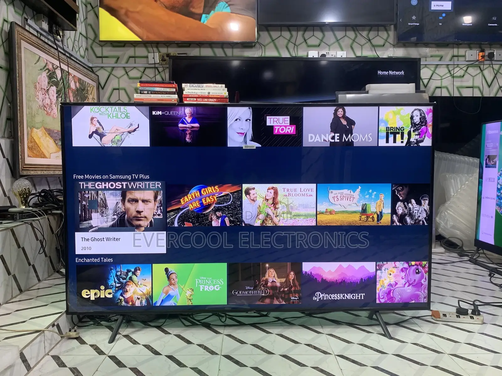 High-End 65” Samsung Qled Q70t Smart Tv With Netflix Airplay