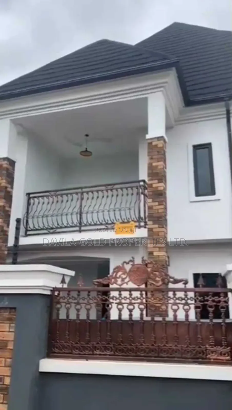 8bdrm Duplex in Benin City for sale