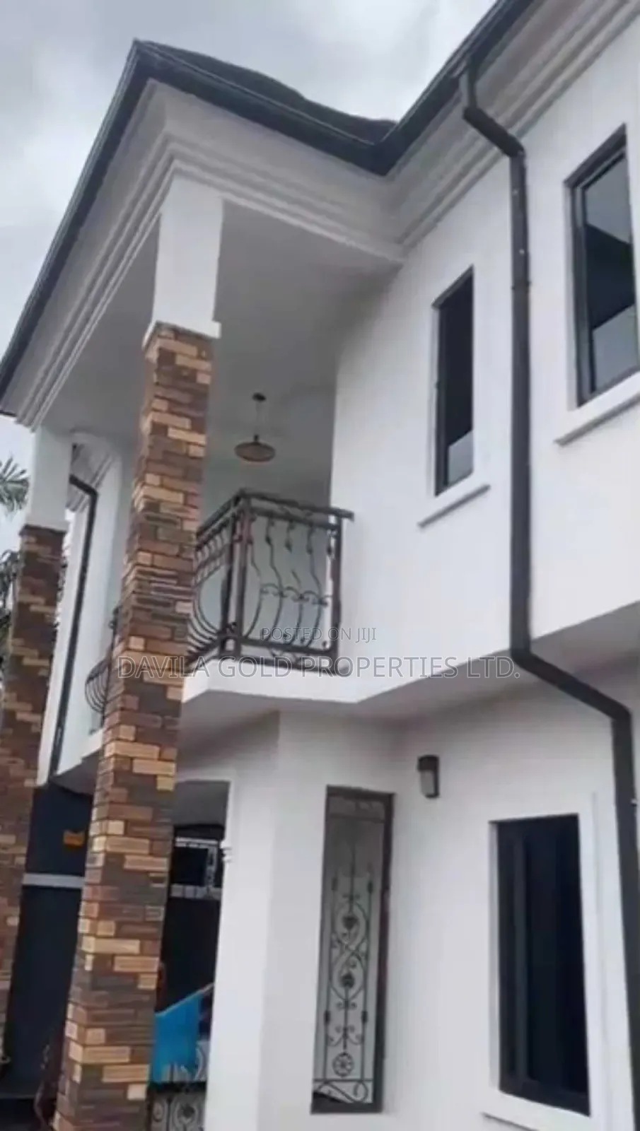 8bdrm Duplex in Benin City for sale