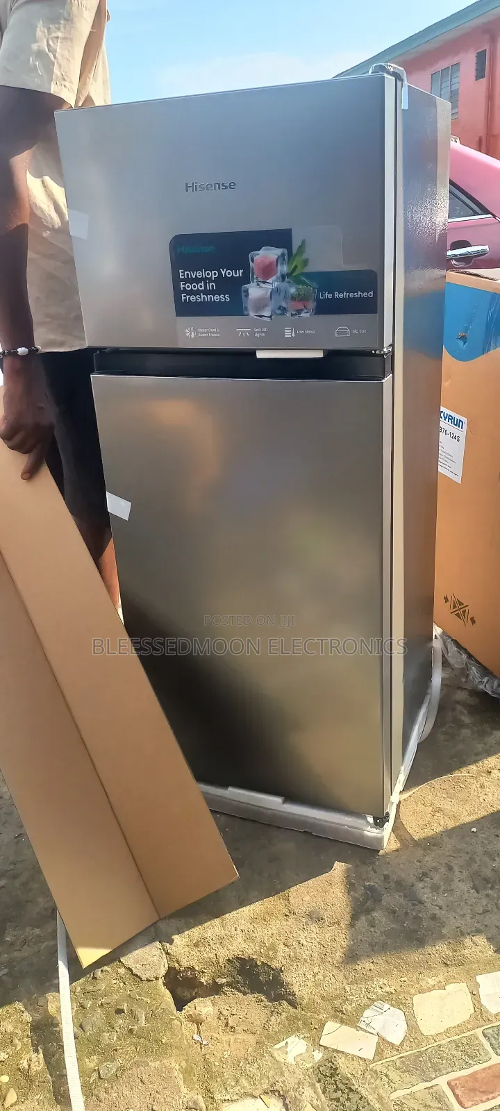 Hisense Standing Fridge 172liters