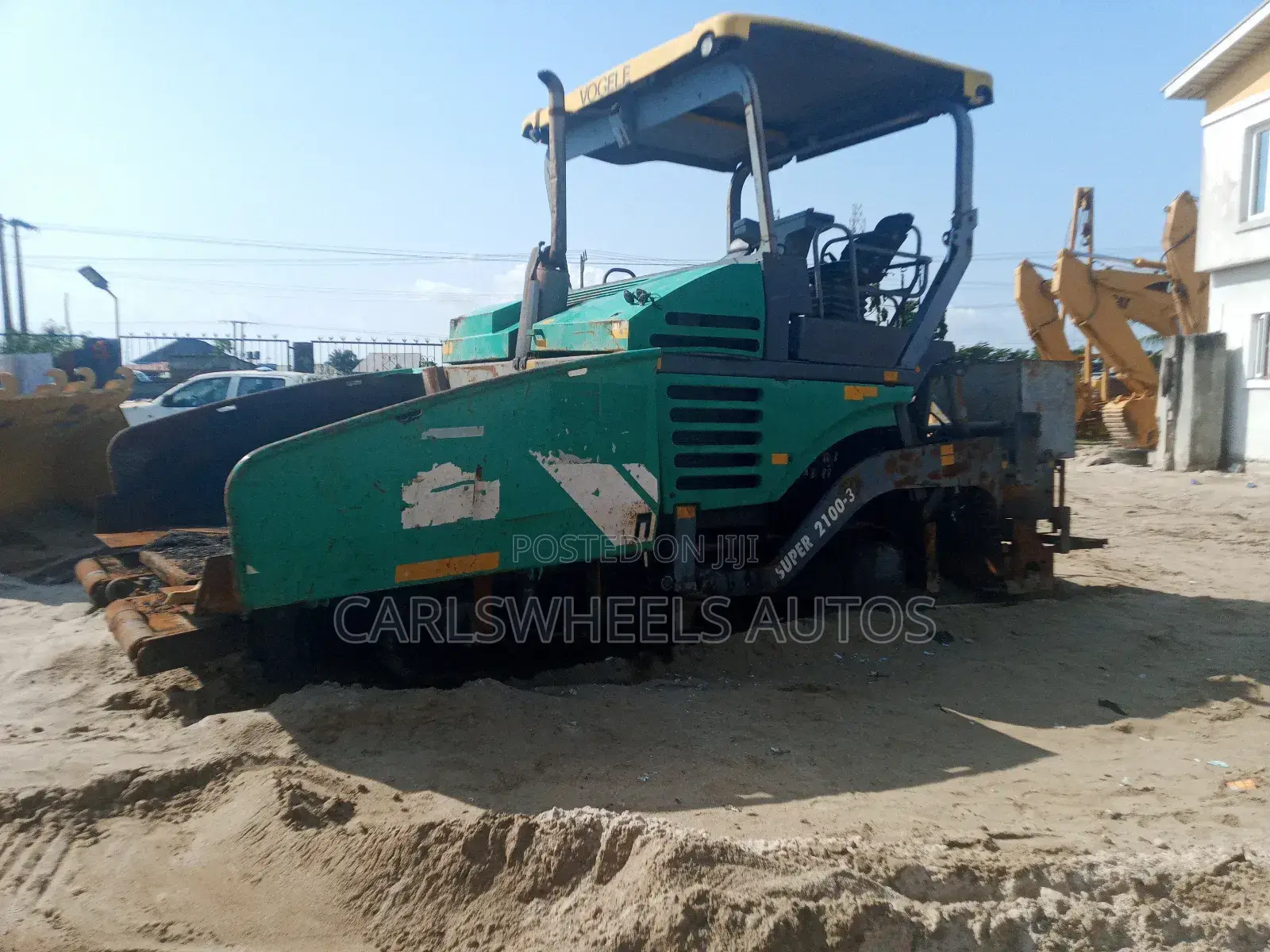 Foreign Used 2100-3 Vogele Paver Ashpalt Machine.
