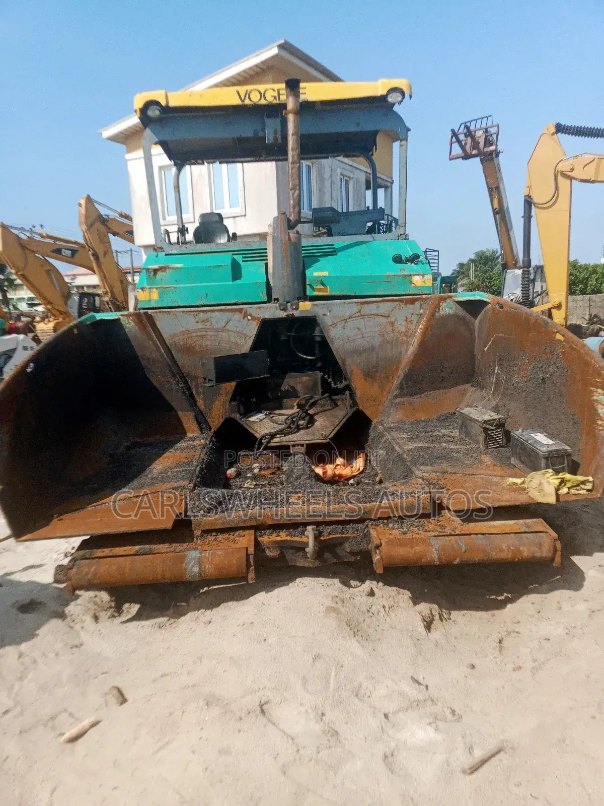Foreign Used 2100-3 Vogele Paver Ashpalt Machine.
