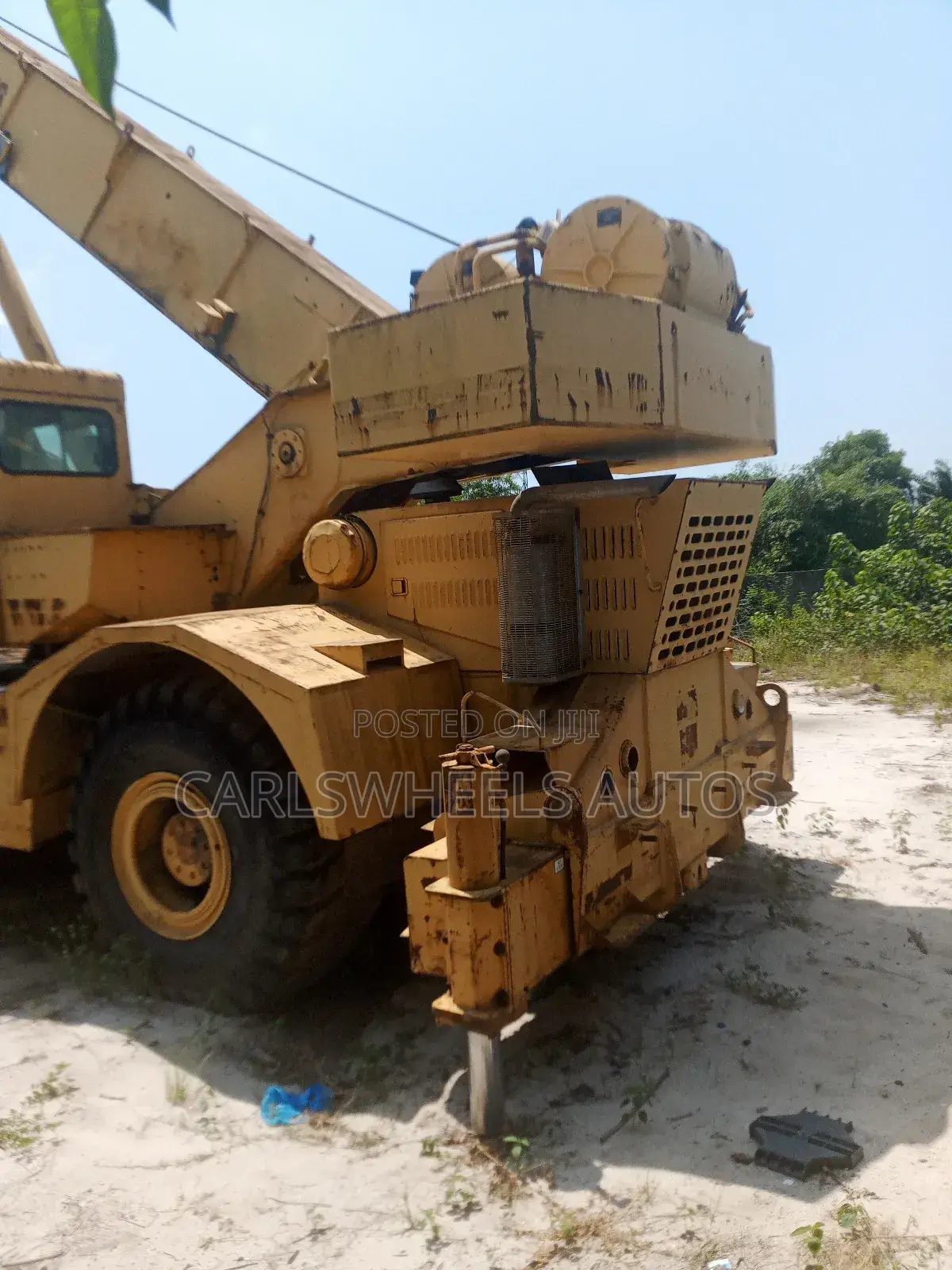 35tons 4by4 Caterpillar Crane