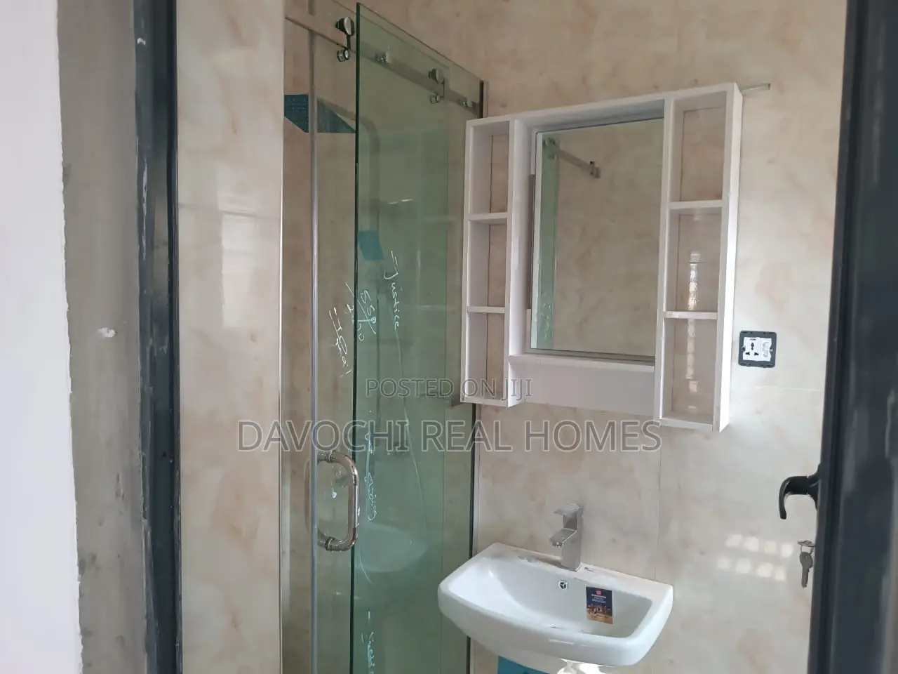 2bdrm Apartment in Ajayi Apata, Lekki Phase 2 for rent