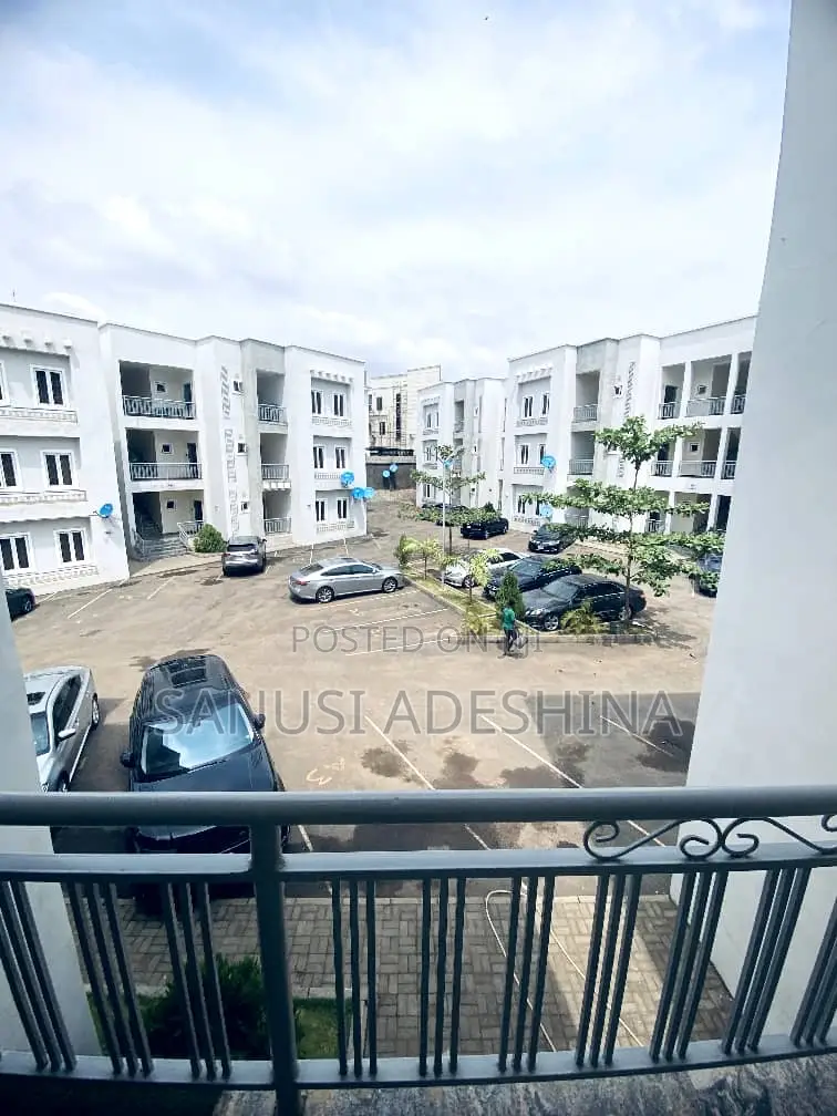 3bdrm Block of Flats in Katampe Extension At for sale