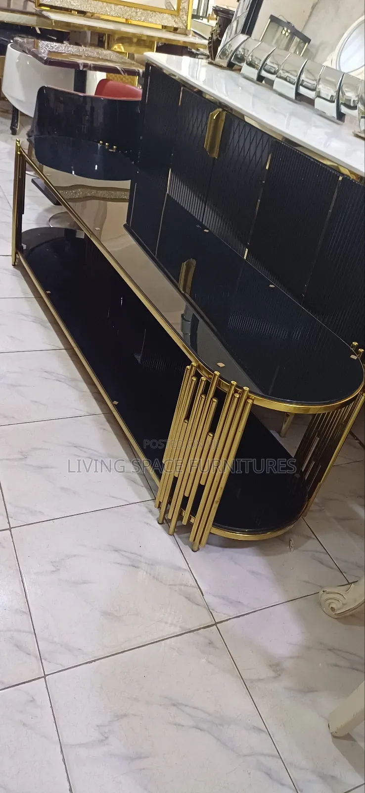 Executive Glass Top Tv Stand