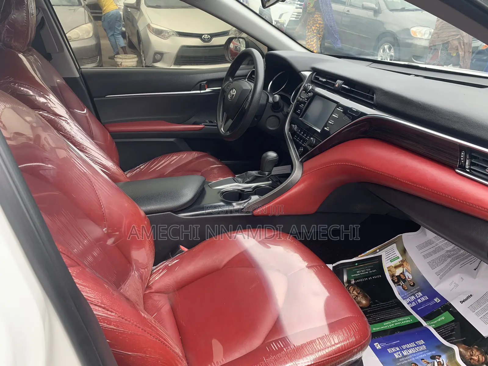 Toyota Camry SE FWD (2.5L 4cyl 8AM) 2018 White