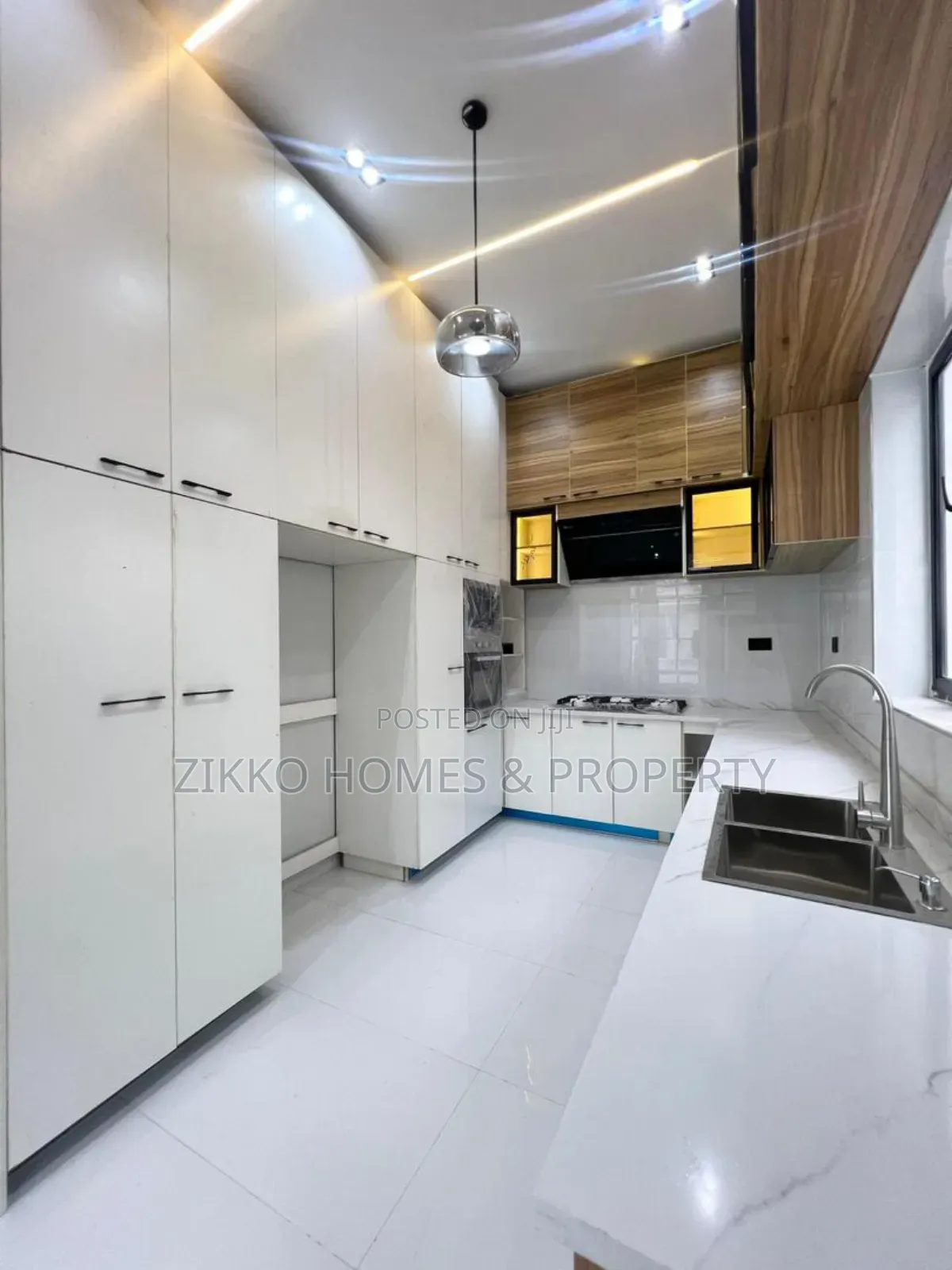 4bdrm Duplex in Ikota, Lekki for sale