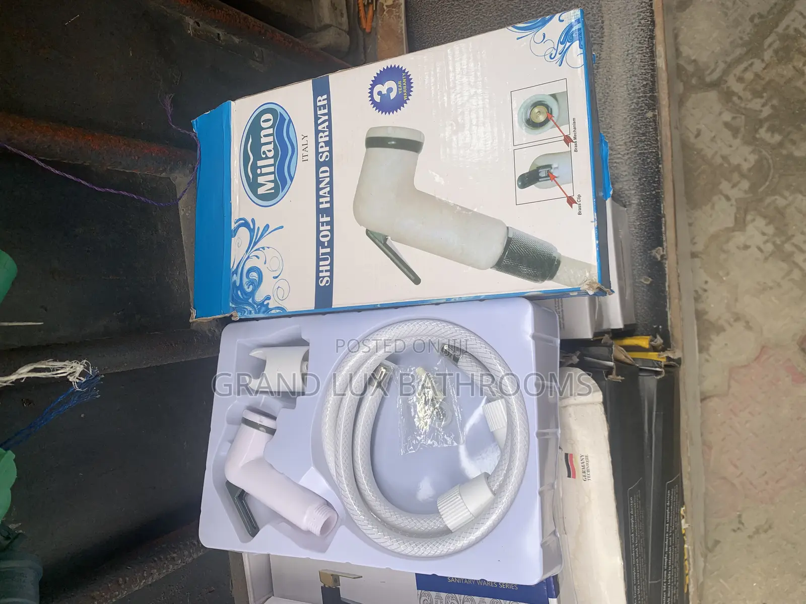 "Shut-Off Hand Sprayer"(Bom Bom Wash)