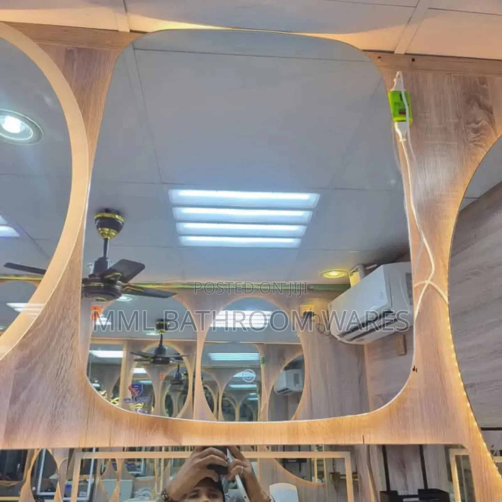 Curve Edge Frameless Led Mirrors With Multiple Lights