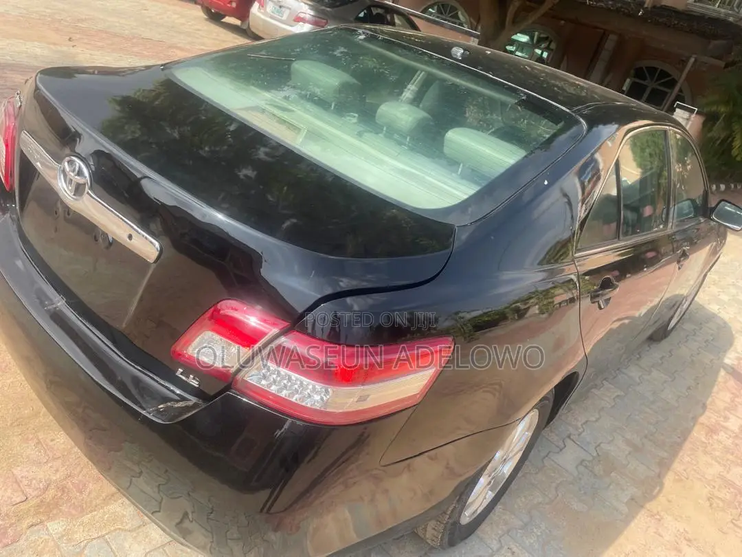 Toyota Camry LE 4dr Sedan (2.5L 4cyl 6AM) 2010 Black
