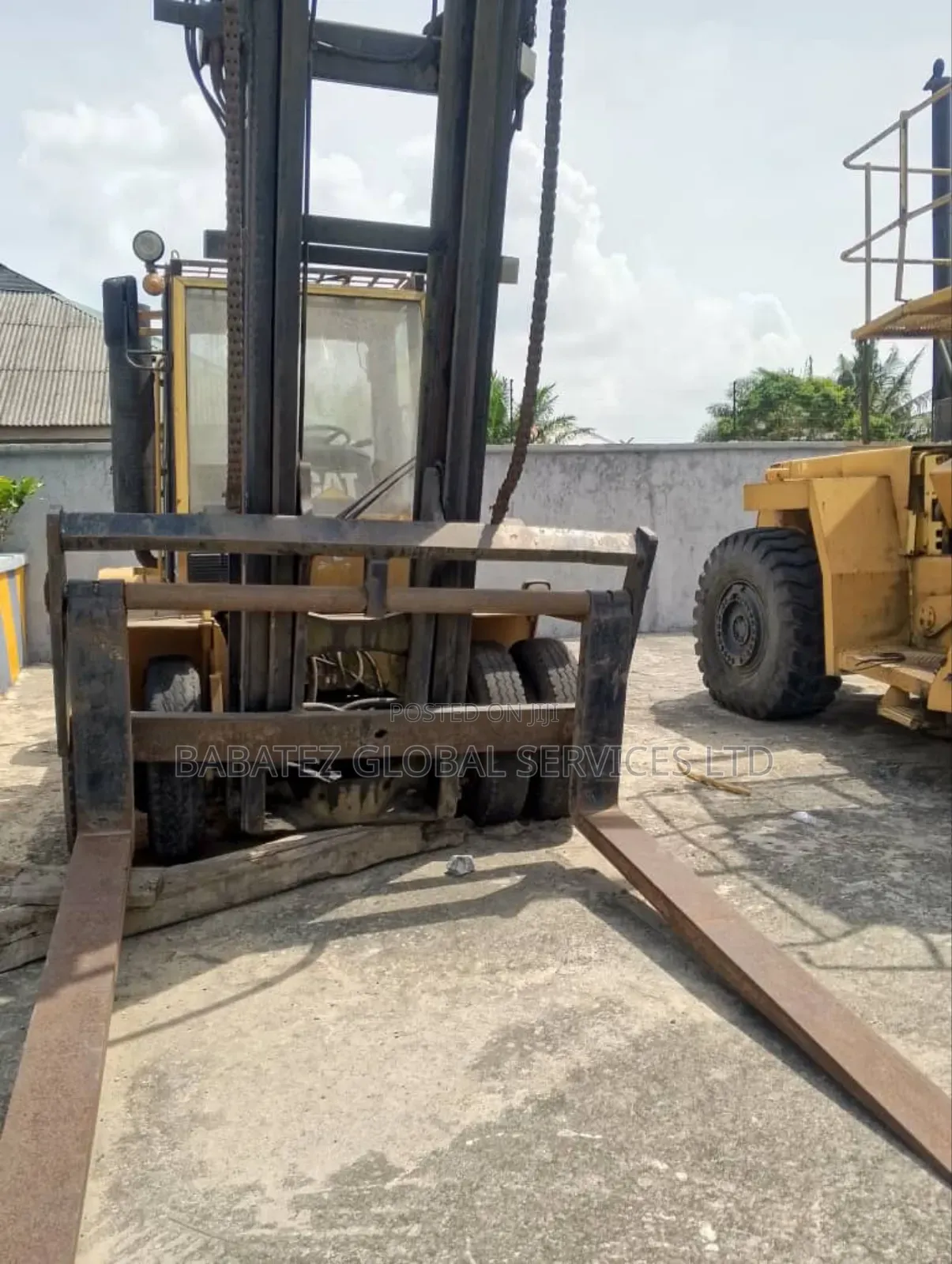 40tons and 10 Tons Folklift Hire