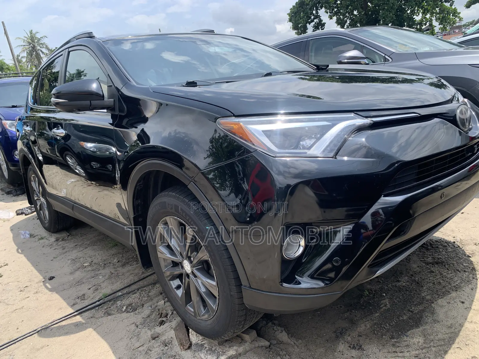 Toyota RAV4 Limited AWD (2.5L 4cyl 6A) 2017 Black