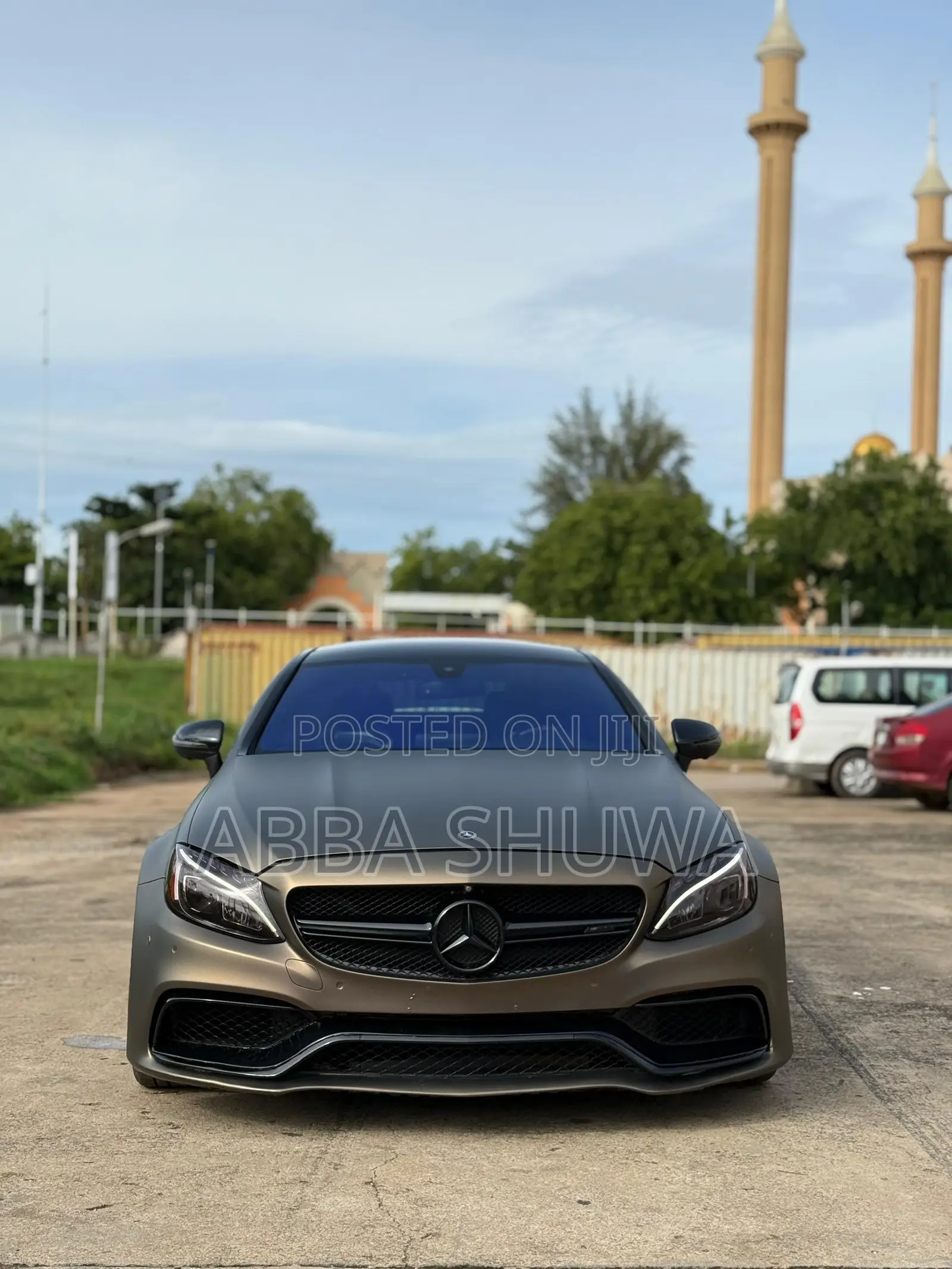 Mercedes-Benz C63 S RWD Coupe (4.0L V8 7A) 2017 Gold