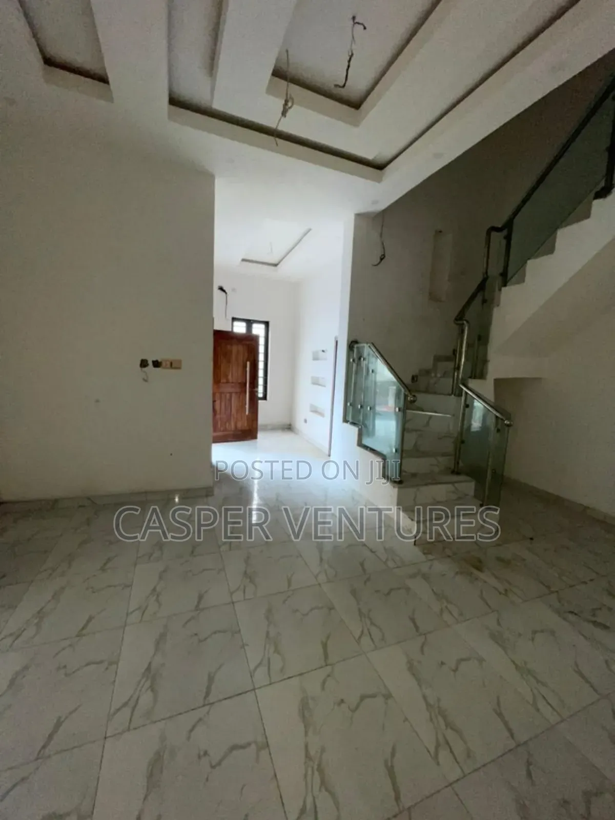 5bdrm Duplex in Living, Lekki Phase 2 for sale
