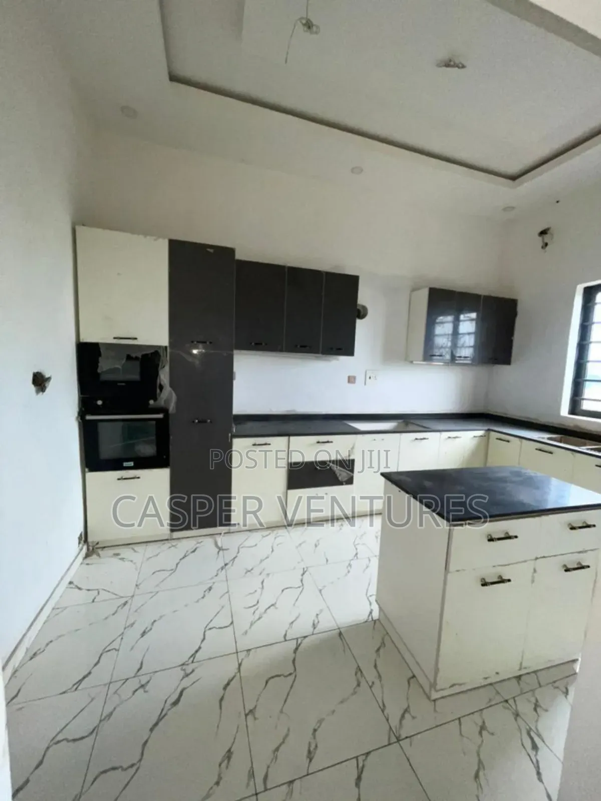 5bdrm Duplex in Living, Lekki Phase 2 for sale