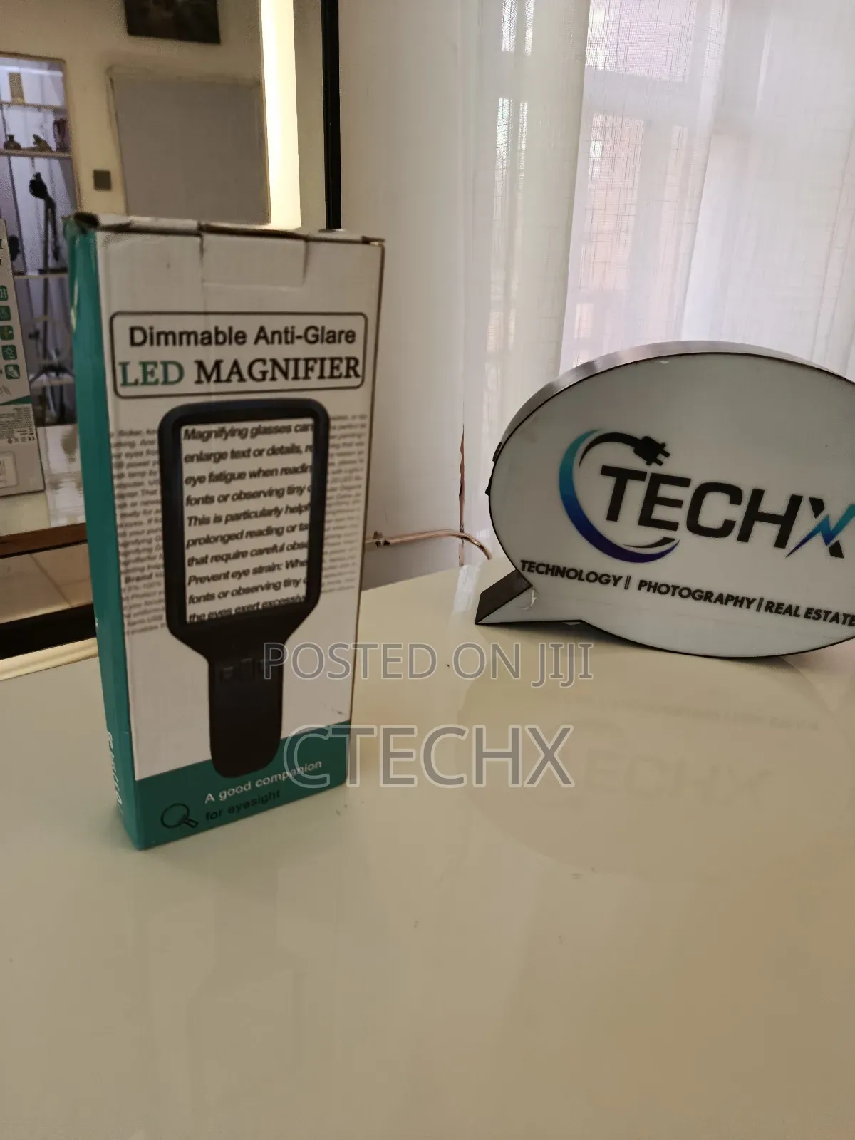 Illuminated Anti-Glare Magnifier