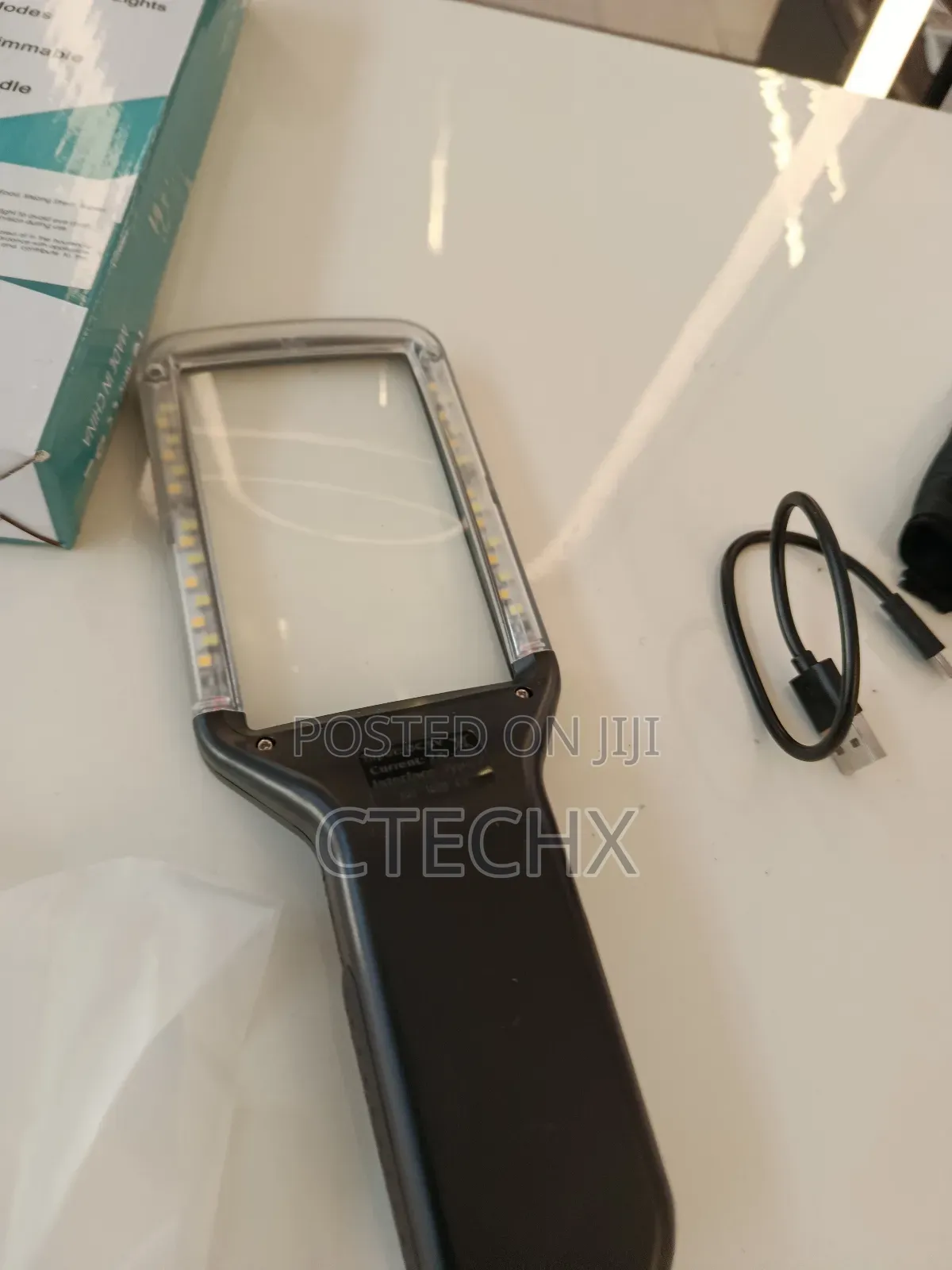 Illuminated Anti-Glare Magnifier