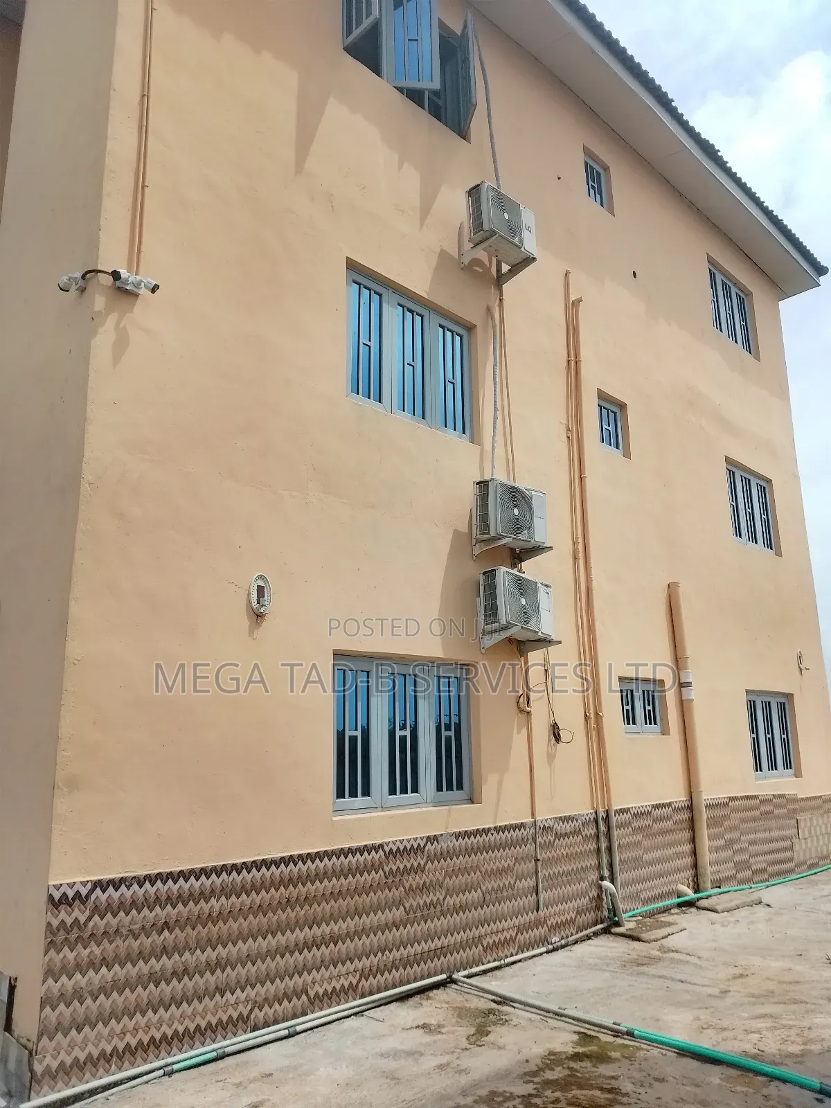 3bdrm Block of Flats in Opic Isheri Estate, Berger for rent