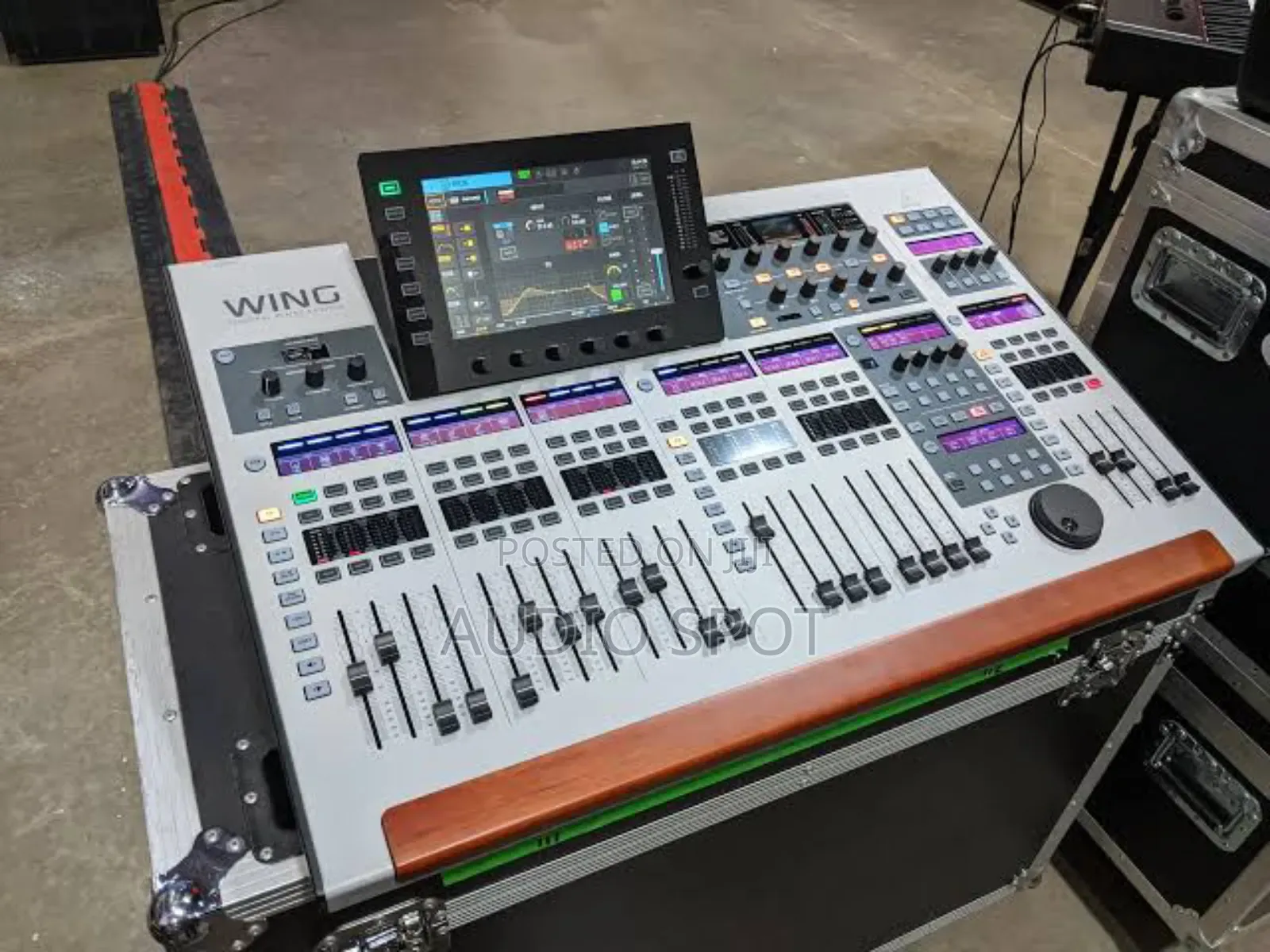 Original Behringer Wing 48-channels,28-bus Digital Mixer