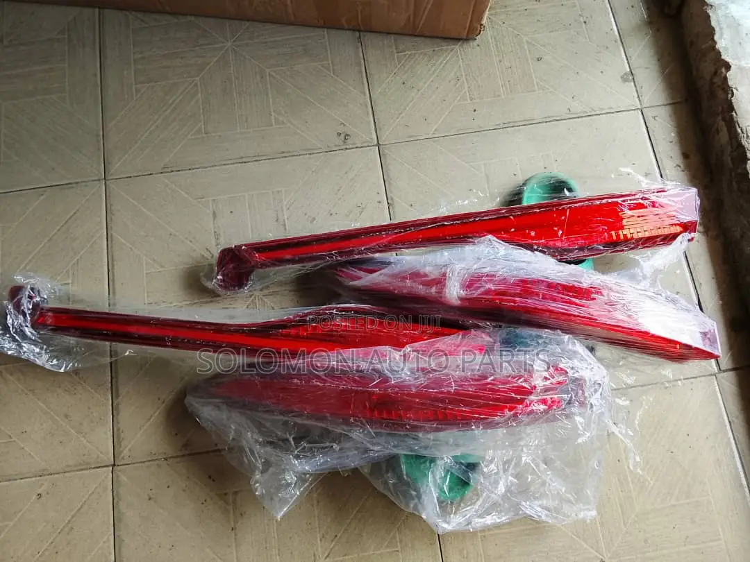 Tail Light or Backlight Toyota Venza 2020 Complete