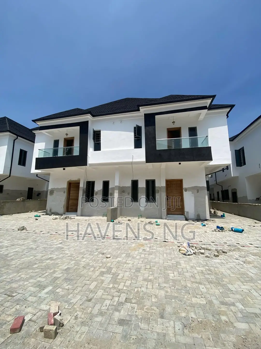 4bdrm Duplex in Ikota for sale