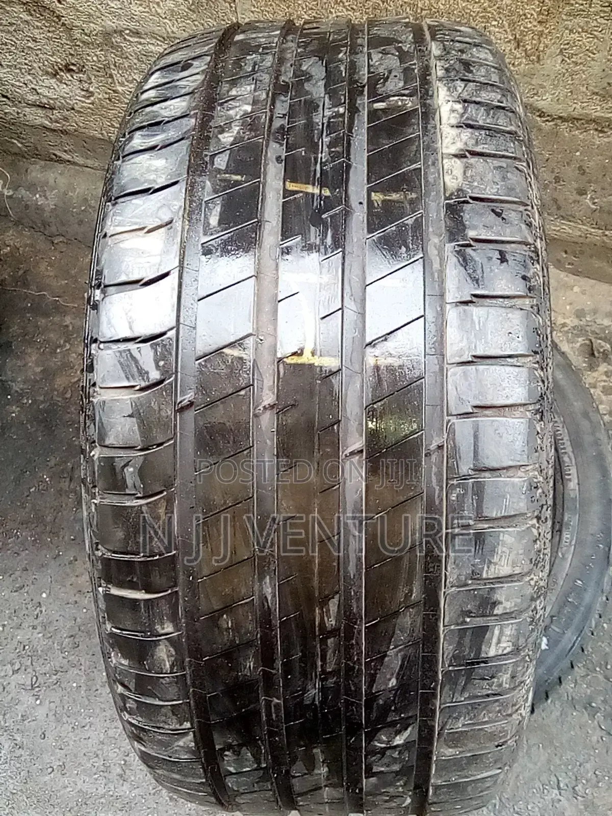 285 40 R20 Piller Tyre
