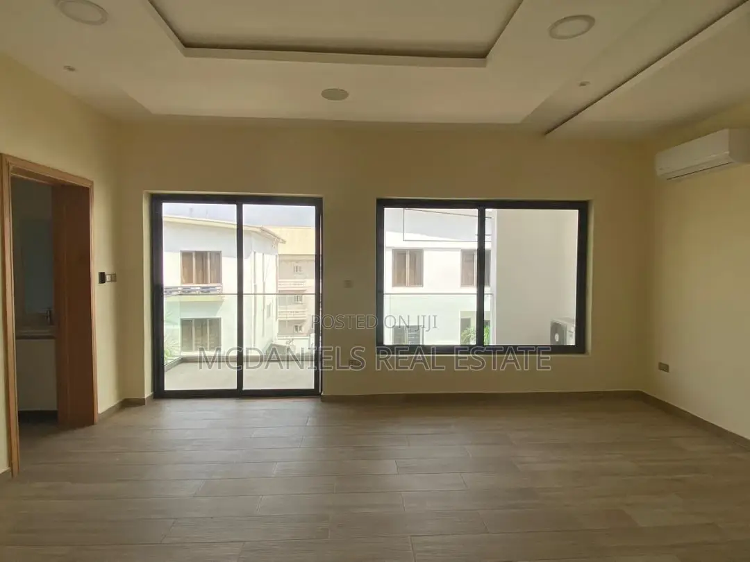 4bdrm House in Banana Island for sale
