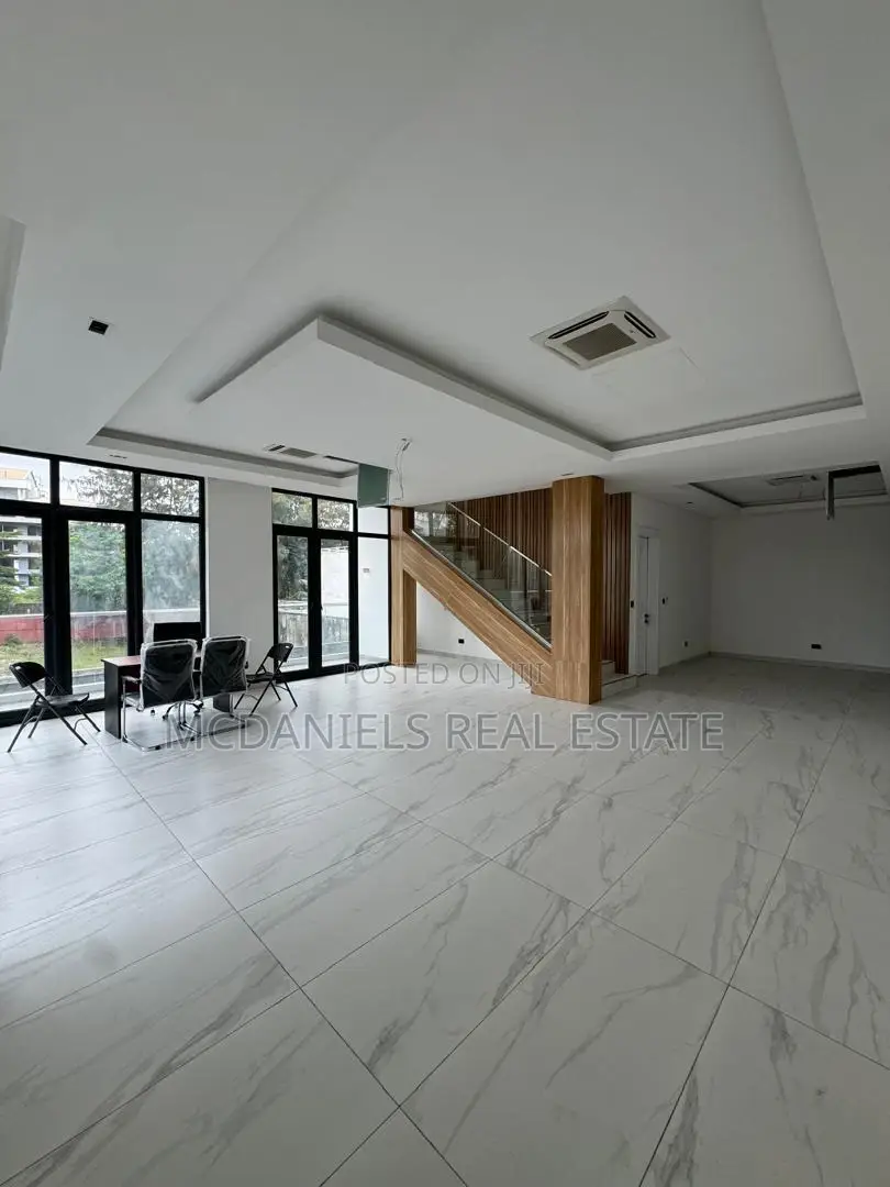 3bdrm Apartment in Banana Island for sale