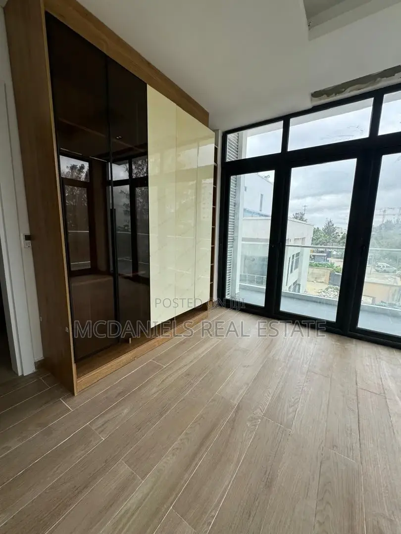 3bdrm Apartment in Banana Island for sale