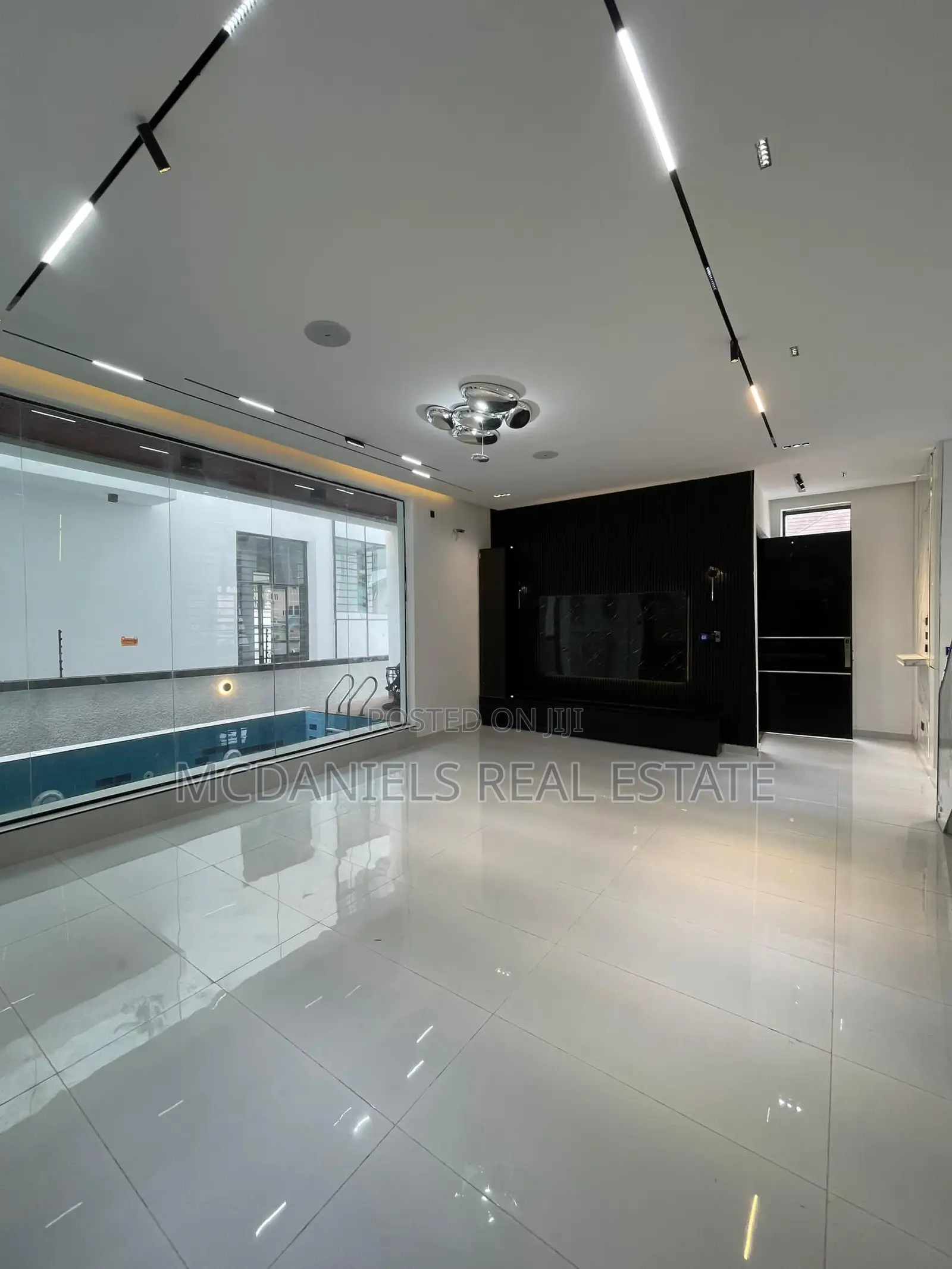 5bdrm House in Agungi for sale